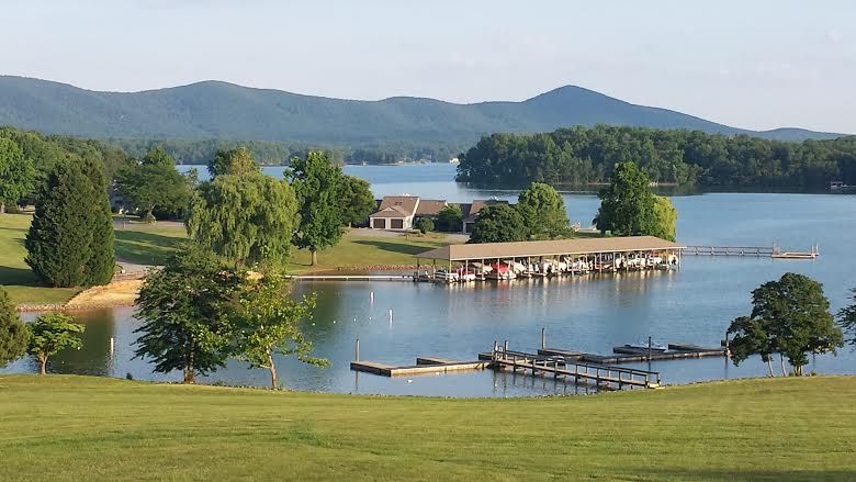 moneta smith mountain lake