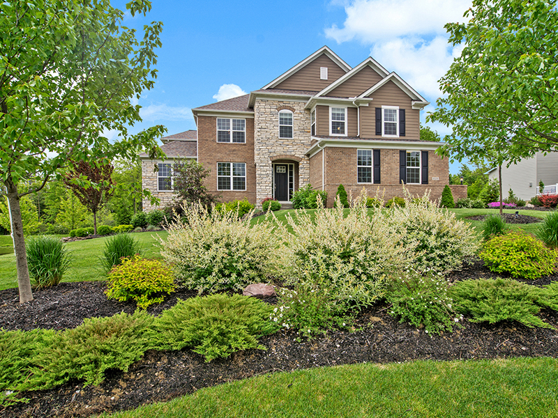 The Role Of Curb Appeal In Buying And Selling Smith Mountain Lake Luxury Homes